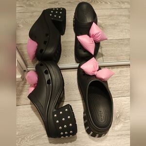 Siren studded bow crocs *rare* new!! Wb